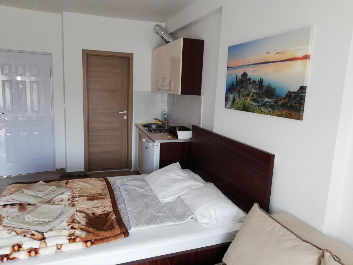 Center Apartment Delfina Охрид Екстериор снимка